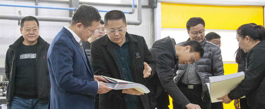 侯景濱走訪印刷、影像市場